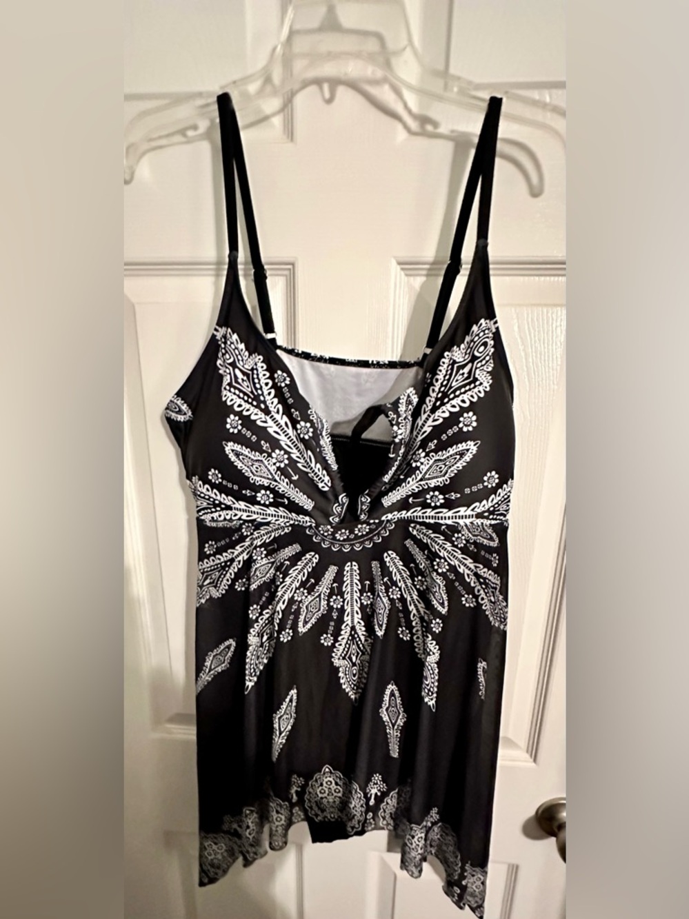NWOT Unbranded Black & White Paisley One-Piece Swim dress 4XL